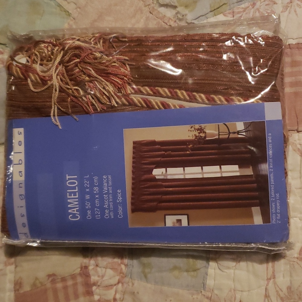 NIP☆ Camolot Valance